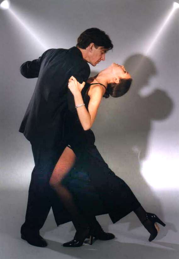 http://www.lauratango.freeservers.com/images/Laura-Hugo1_Luces.jpg